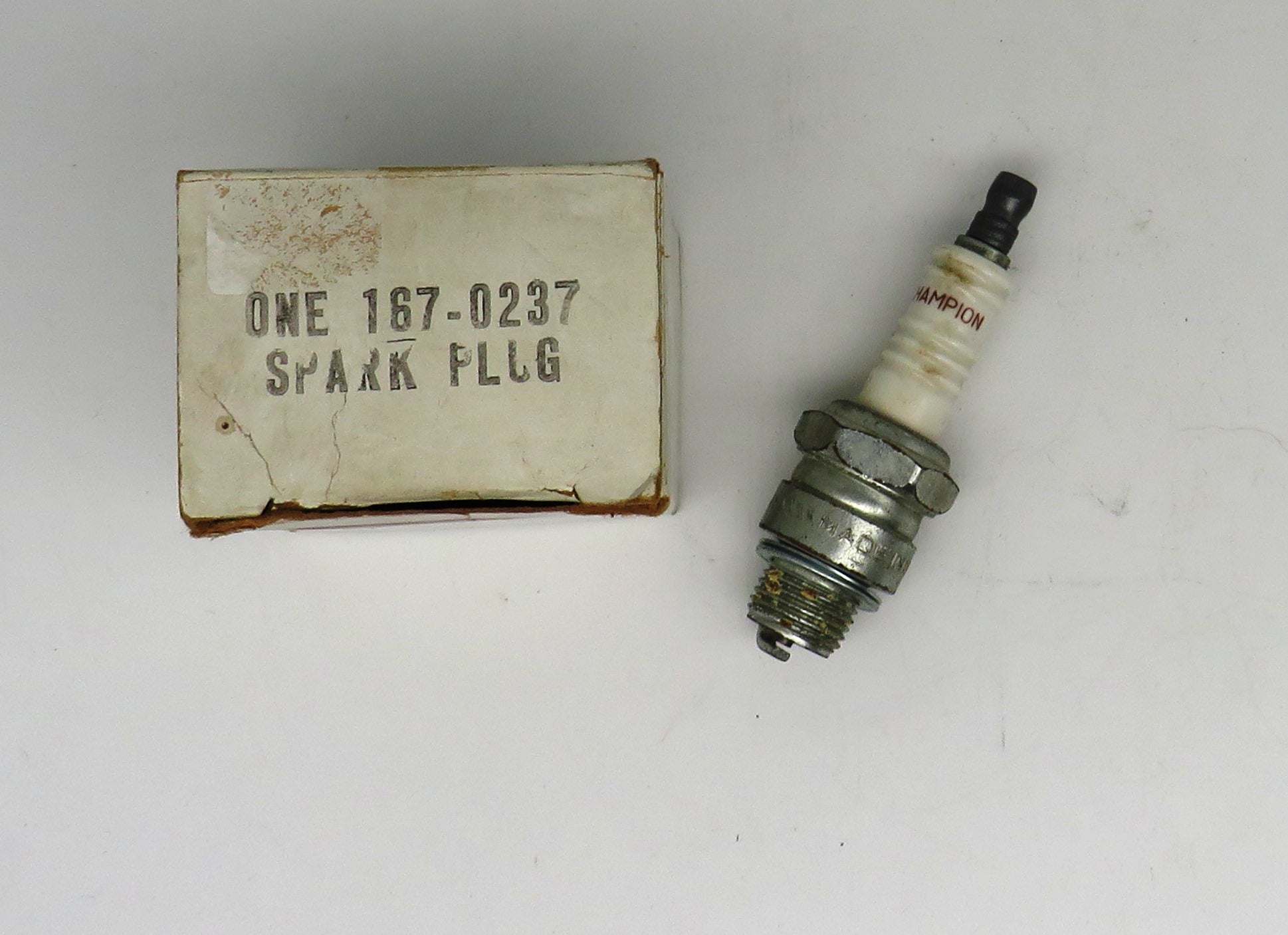 167-0237 Onan Spark Plug 2/1/2024 THIS PART IS IN STOCK